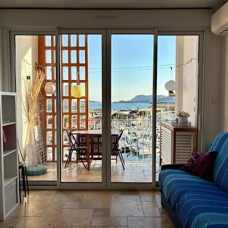 Studio, Vue - Port De *